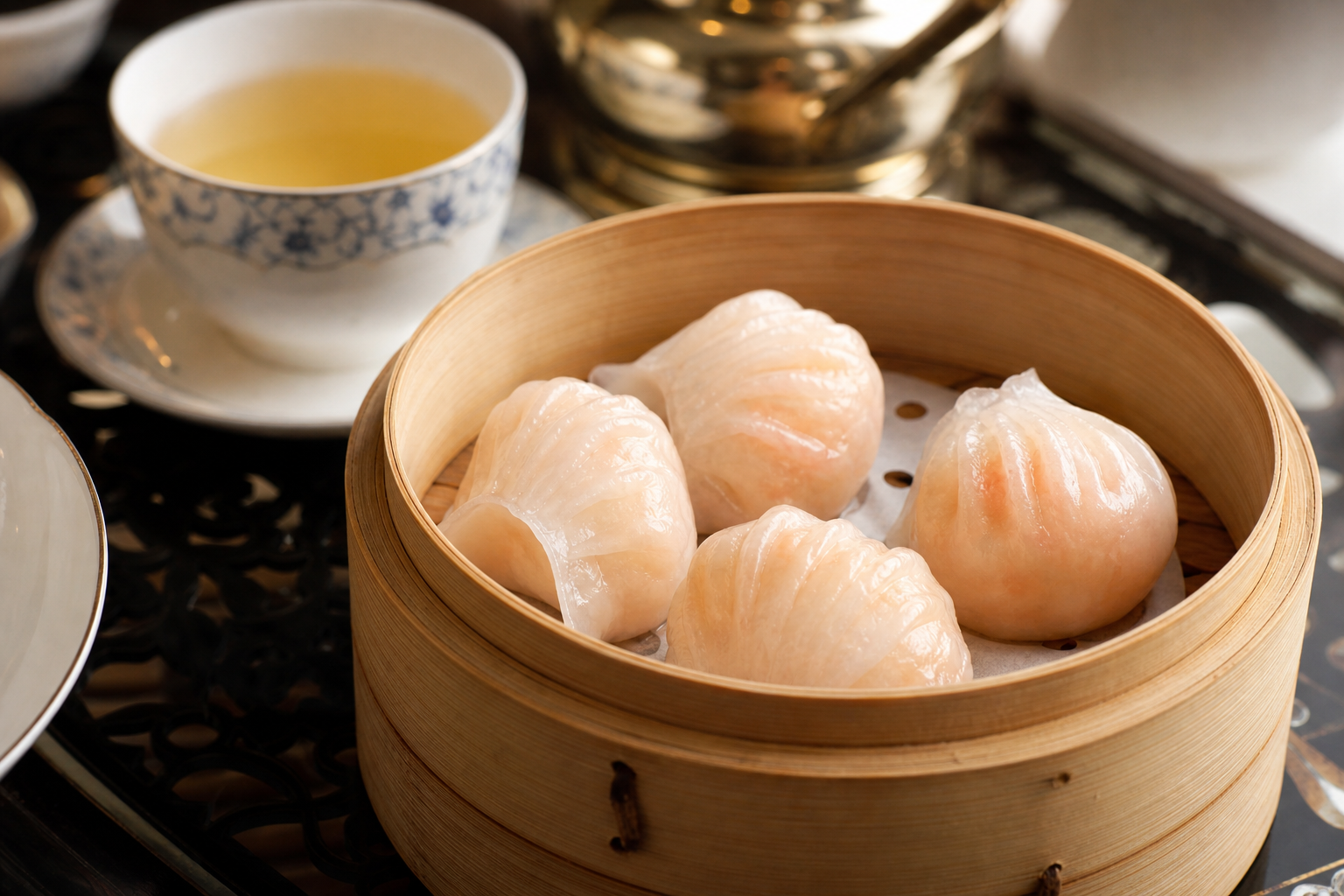 晶莹剔透的虾饺